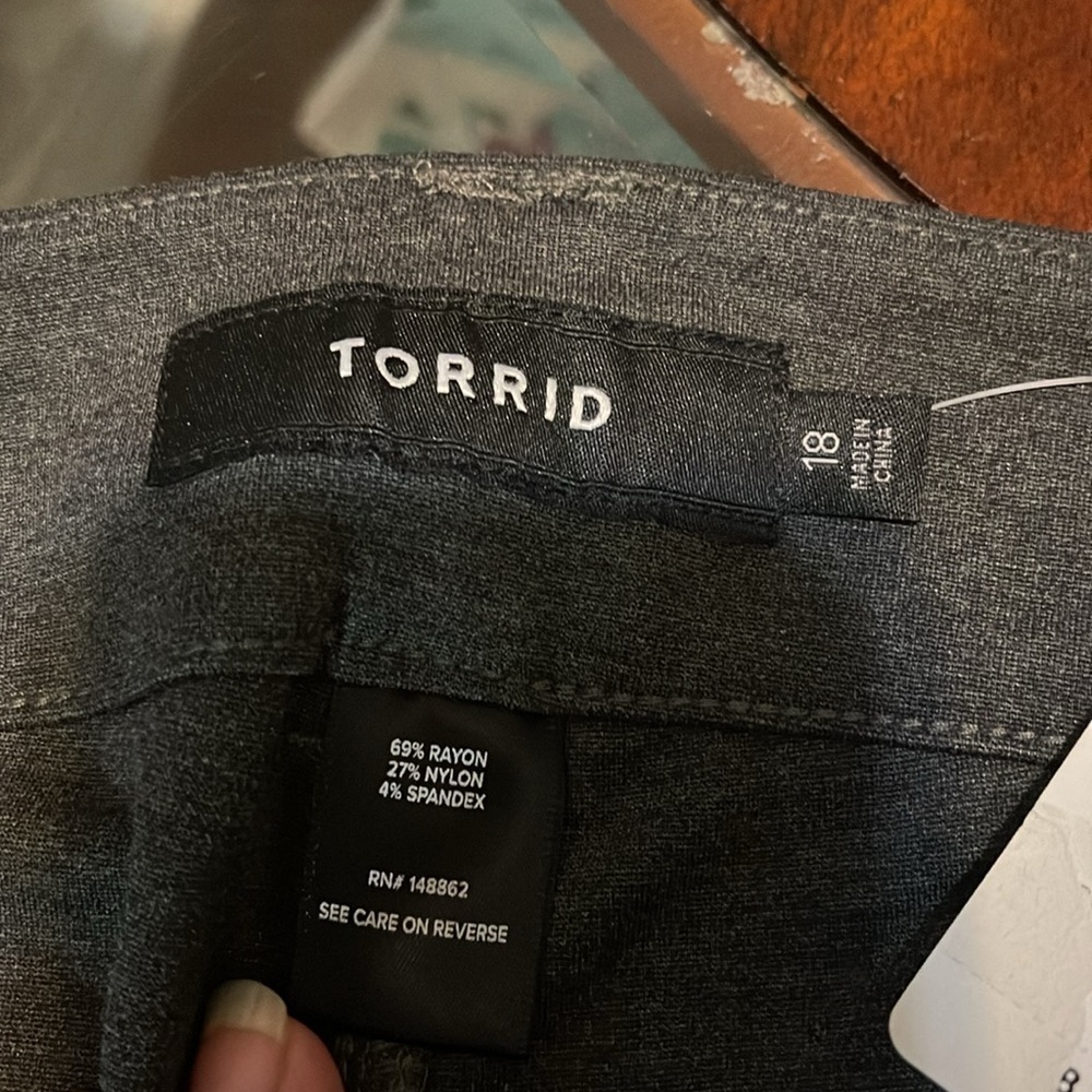 Torrid‎ Gray Bermuda Shorts Modern Clean Design - Picture 2 of 4